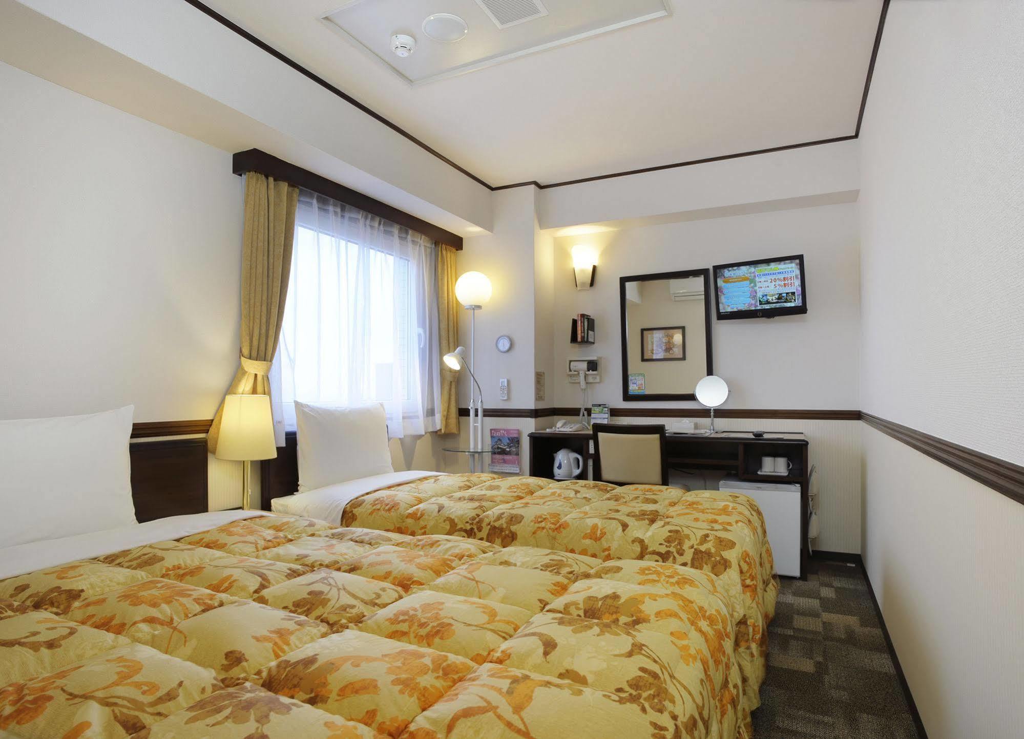 Toyoko Inn Sendai Nishi-guchi Hirose-dori Esterno foto