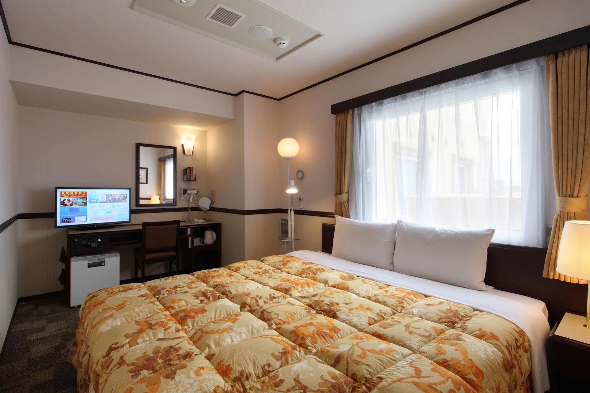 Toyoko Inn Sendai Nishi-guchi Hirose-dori Esterno foto