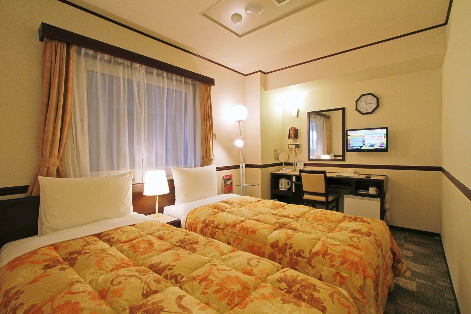 Toyoko Inn Sendai Nishi-guchi Hirose-dori Esterno foto
